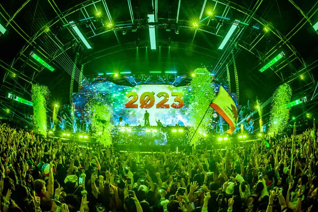 2023 EDM party with so many peoples